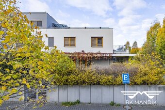 Prodej obchodního prostoru 90 m², Odolena Voda, ev.č. 700 - 12