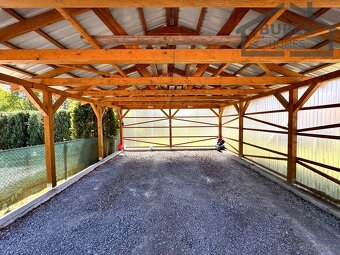 Dva RD s krytým stáním, kolnou a zahradou 2155 m2 - Rozvadov - 12