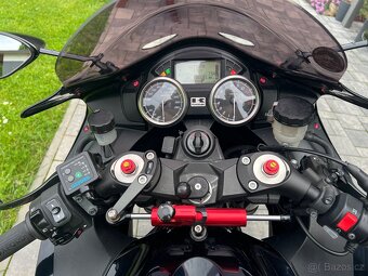 Kawasaki ZZR 1400 - 12