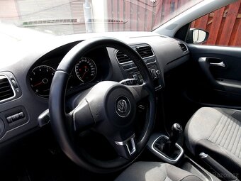 2013 Volkswagen Polo 1,2i Hatchback 5 dveří 1.MAJITEL - 12