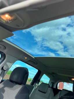 Peugeot 5008 - 12