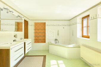 Prodej rodinného domu 210 m², pozemek 1754 m² Jenišov - 12