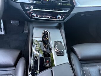 BMW 540d M paket, 4x4, WEBASTO, PANORAMA, odpočet DPH - 12
