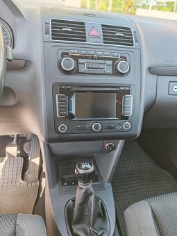 Volkswagen Touran II 1,6 TDI 77kw manuál - 12