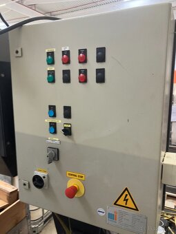 Mazak Nexus VCN510C vč dopravníku - 12