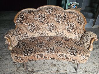 Starožitný nábytek - 12