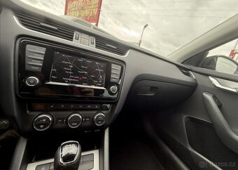 Škoda Octavia 2,0 110kW DSG JOY NAVI XENONY nafta automat - 12