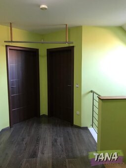 Rodinný dům o dispozici 6+KK /garáž se nachází na vlastním p - 12