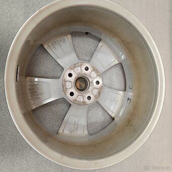 Originální alu kola na Škoda Superb III, 6,5Jx17'' - 12