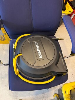 Husky  3/8 “ Air Compressor Retractable Nova Hadice - 12
