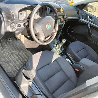 Škoda Octavia 2. 2.0 103kw - 12