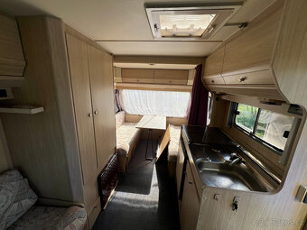 Karavan Beyerland Vitesse 430TM, osoby, předstan - 12