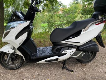 Kymco Grand Dink 300i - 12