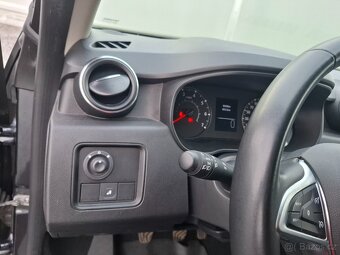 DACIA DUSTER  1.0 TCe-benzin, r.22, 50000 km, VÝBAVA - 12