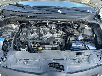 Toyota Corolla Verso 2.2 D-Cat 2006 - 12