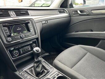 Škoda Superb, 2.0 TDi 103KW NOVÉ ROZVODY - 12