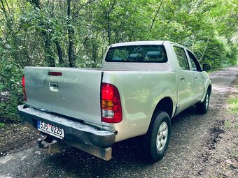 Toyota Hilux 2.5d 88kw - 12
