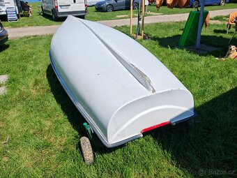 Veslice s vozíkem, loď, rybářský člun - 12