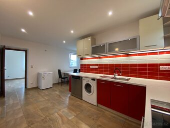 Pronájem domu se zahradou a bazénem, 3+1, 110 m2, Žhery, - 12