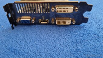 Grafické karty PCI-E plně funkční - 12