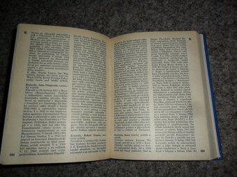 politická literatura - Hitler, Doznání, Kdo je kdo, Útěk - 12