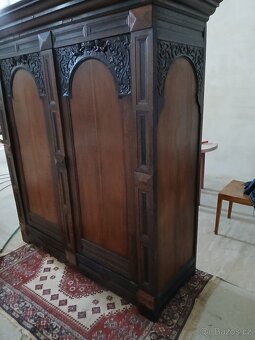 Elegantní a vysoce kvalitní skříňka 1650 roca - 12