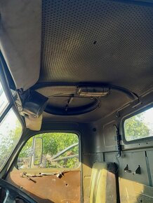 Praga V3S  M2, kabina - 12