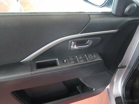 Mazda 5 2.0i 110kW 7míst klima výhřev xenony - 12