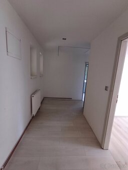 Rodinný dům 230m2, garáž, výřivka, krytý bazén, pára - 12