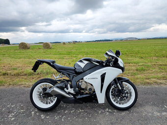 Honda CBR1000RR Fireblade, najeto 32 tkm - 12