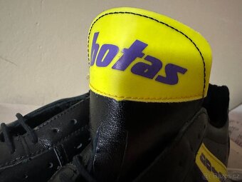 Botas tretry NOVÉ - 12