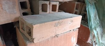 Prodám cihly cca 1500ks - 12