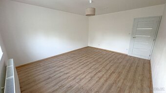 Prodám byt 3+kk 64m2 s garáží a zahradou - 12