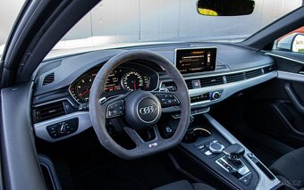 Audi A4 B9 Avant 2.0TDI BlackSport S-Tronic 110kW - 12