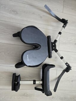 Stupátko a sedátko ke kočárku Bumprider - 12