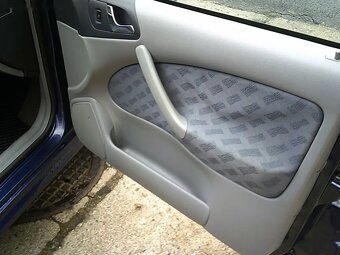 Škoda Octavia, 2.0i FAMILY - 12