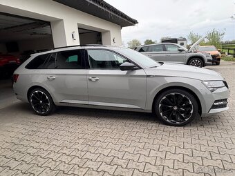 Superb 3 2TDI DSG 147kw Sportline Virtual Matrix M.rok2022 - 12