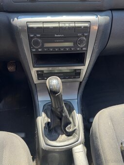 Škoda Octavia 2.0i 85kw - 12