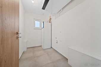 Rodinný dům 4+kk, Holešovice, Chroustovice - 12