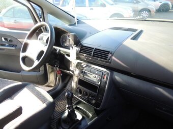 VW Sharan 1.9TDi 85kw(115hp) r.v.10/2001 7míst - 12