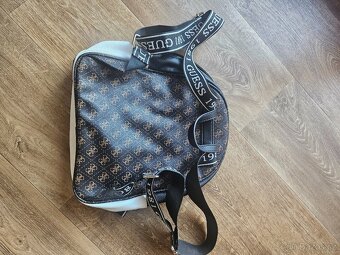 Kabelka Guess různé druhy - 12