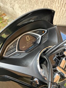 Honda PCX r. 2020 12 tis. nájezd - 12