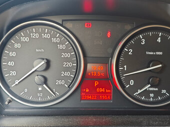 Prodám BMW E90 325i LCI - 12