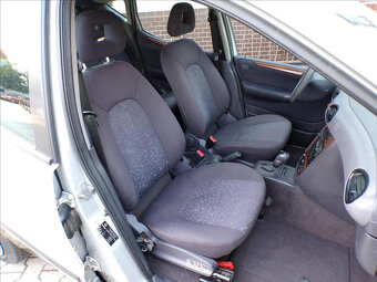 Mercedes-Benz  1,6i  AUTOMAT-HNED ODJÍŽDÍTE - 12