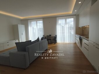 Luxusní byt 2+kk s garáží, zahradou a bazénem – Ledeč nad Sá - 12