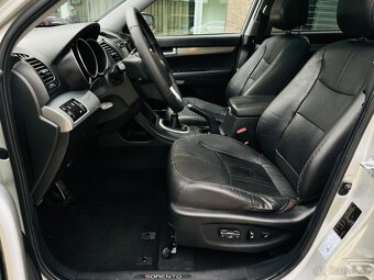 Kia Sorento 2.2D 4x4 MANUÁL VÝHŘEV 1.MAJITEL BEZ KOROZE - 12