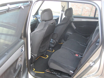 CITROEN GRAND C4 PICASSO 1.6 HDi 7.MÍST 1.MAJITEL - 12