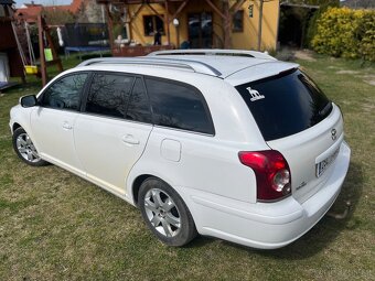 Toyota Avensis 2.0 D4D kombi - 12