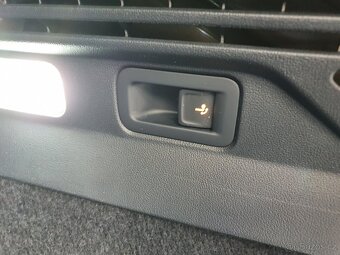 VW ID.4 Electric 49tkm ACC Ambient Full LED Tažné Keyless - 12