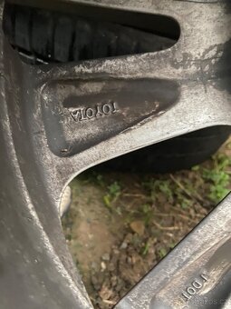 Alu kola 17” 5x114,3 Toyota a zimní pneu 215/50/R17 - 12